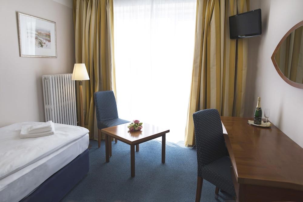 Hotel Marttel Karlovy Vary Extérieur photo