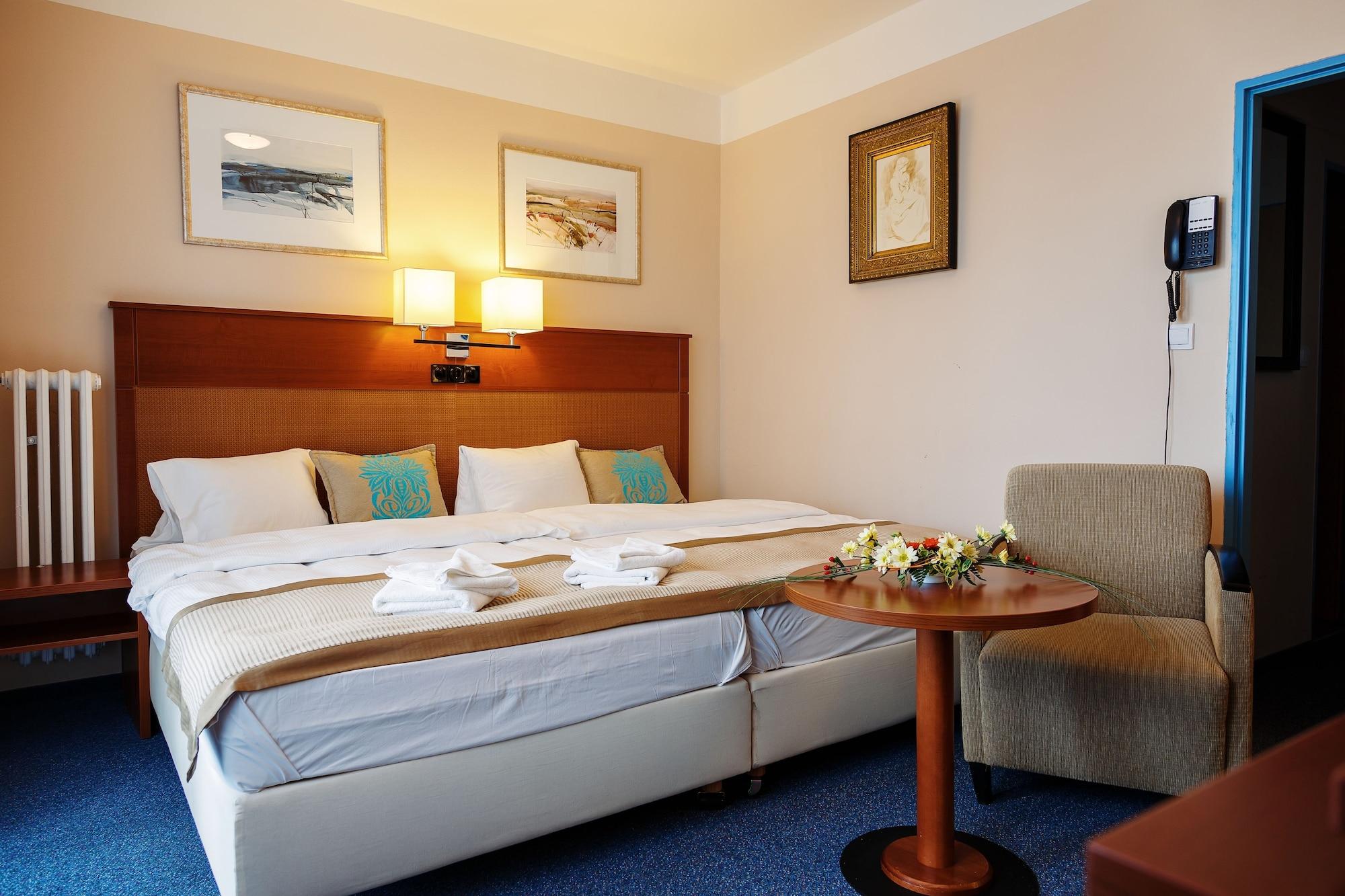 Hotel Marttel Karlovy Vary Extérieur photo