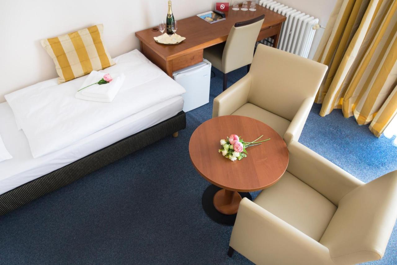 Hotel Marttel Karlovy Vary Extérieur photo