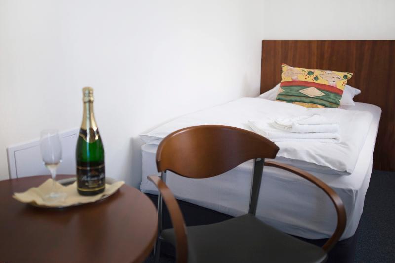 Hotel Marttel Karlovy Vary Extérieur photo
